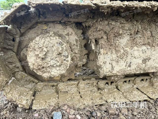 右驅(qū)動(dòng)輪（行走機(jī)構(gòu)）