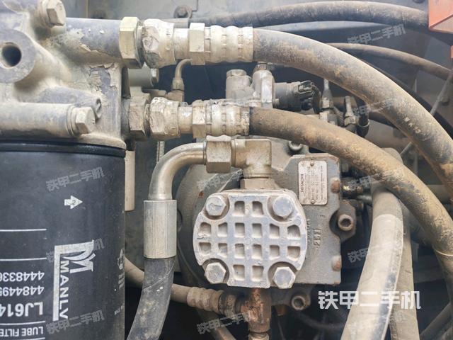 液壓泵斜45?左(大件艙室) 液壓泵斜45?左(大件艙室)