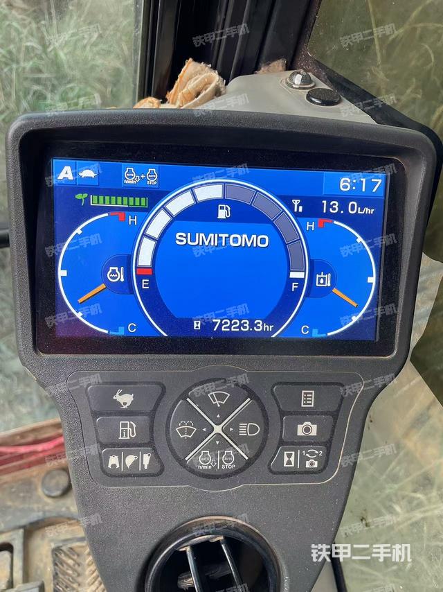 駕駛室整體(整機(jī)外觀) 駕駛室整體(整機(jī)外觀)