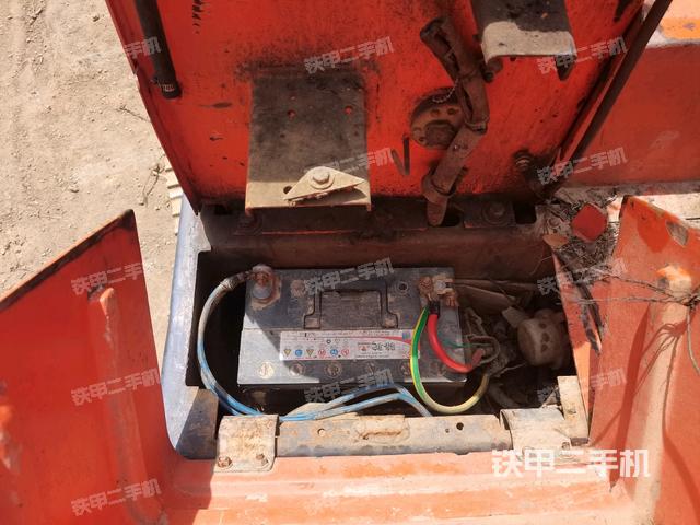 電瓶(大件艙室) 電瓶(大件艙室)