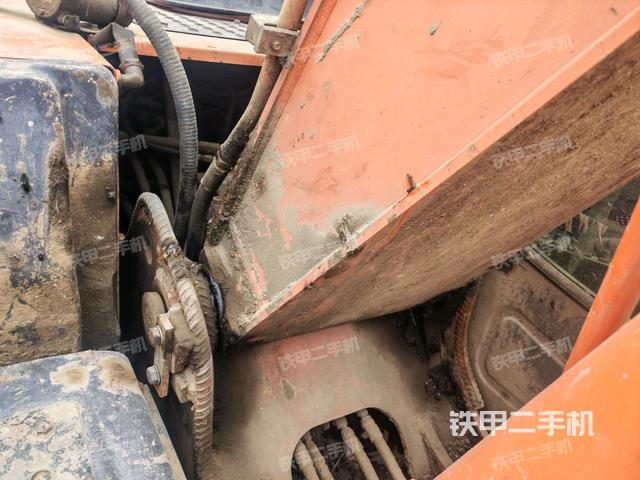 大臂根部?斜視(工作和回轉(zhuǎn)裝置) 大臂根部?斜視(工作和回轉(zhuǎn)裝置)