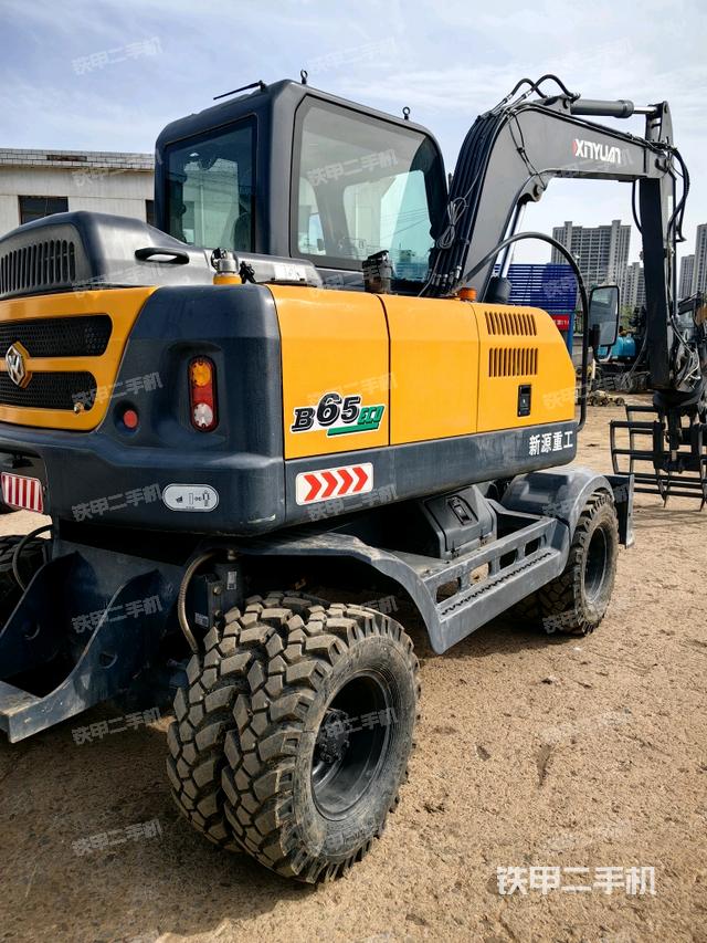 左后45(整機(jī)外觀) 左后45(整機(jī)外觀)