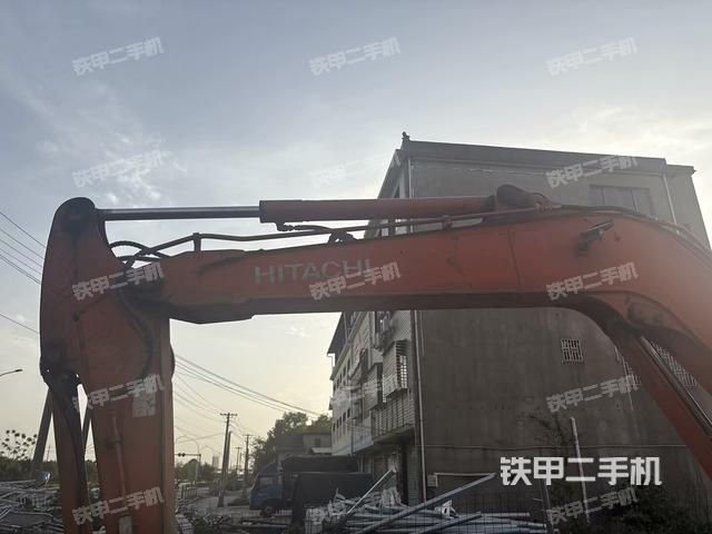 小臂整體左后(工作和回轉(zhuǎn)裝置) 小臂整體左后(工作和回轉(zhuǎn)裝置)