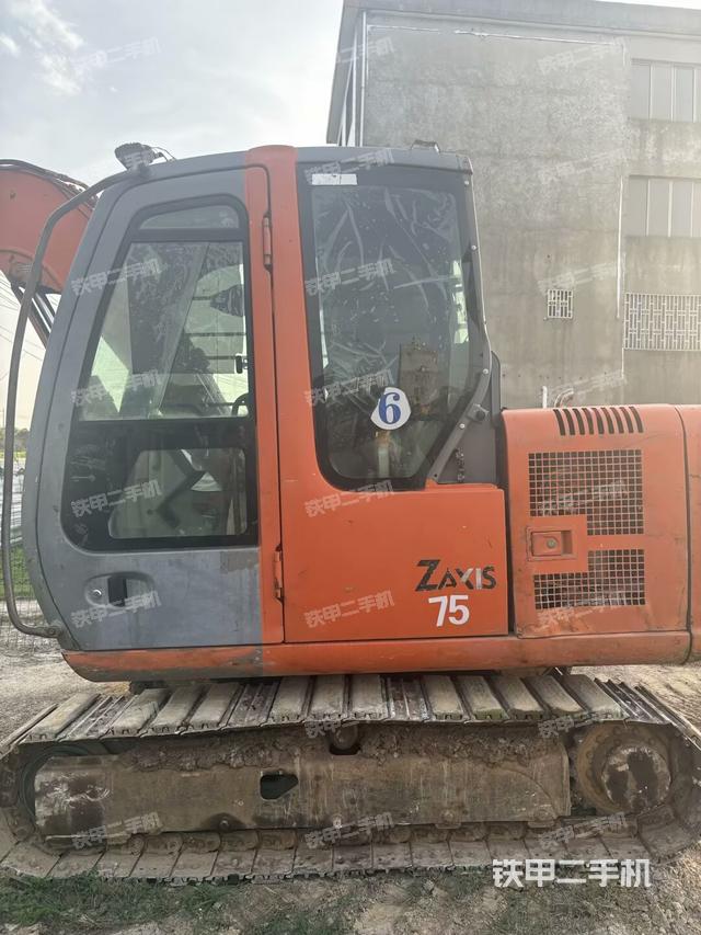 ?駕駛室正側(cè)(駕駛室部分) ?駕駛室正側(cè)(駕駛室部分)