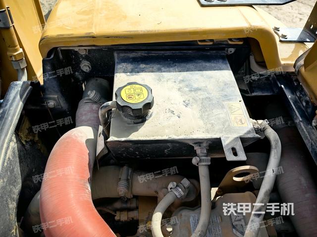水箱+風(fēng)扇特寫(xiě)(上車(chē)部件) 水箱+風(fēng)扇特寫(xiě)(上車(chē)部件)