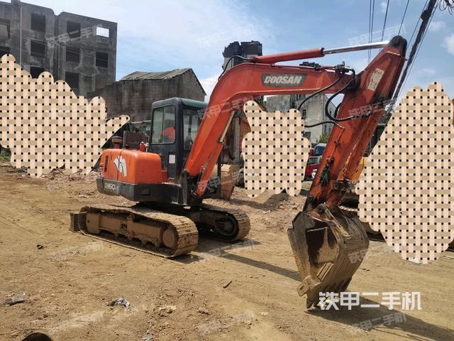 右前45(整機(jī)外觀) 右前45(整機(jī)外觀)