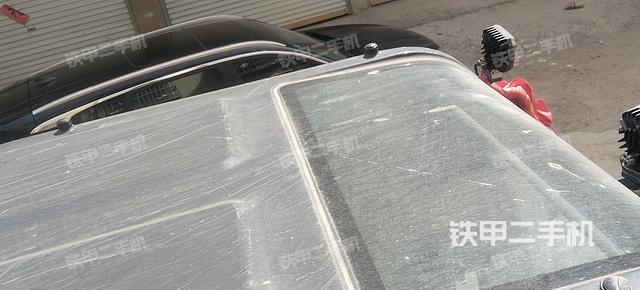 驾驶室顶部（整机外观）