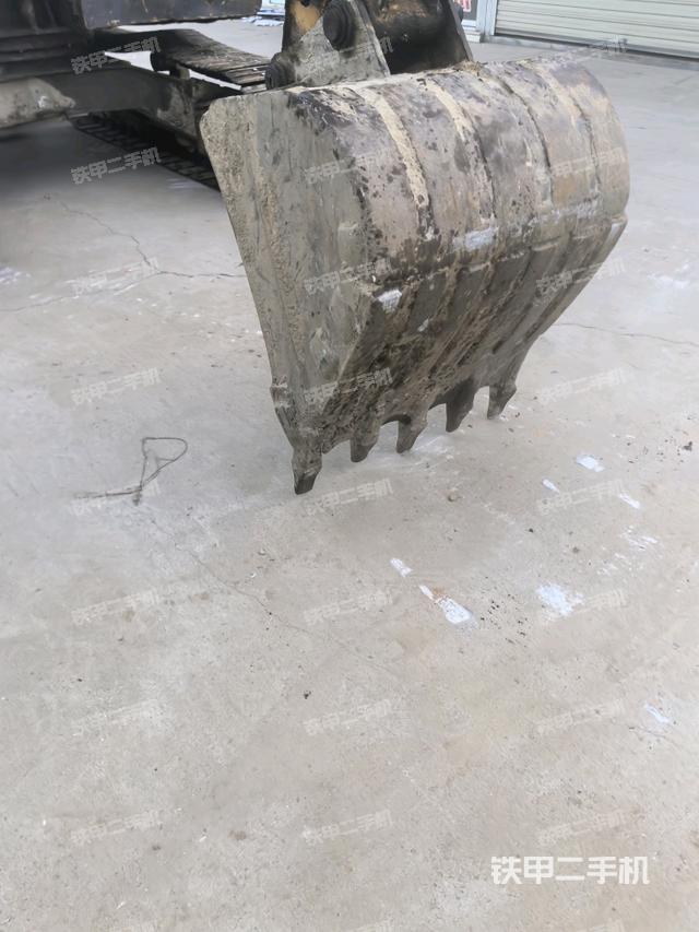 鏟斗右后整體（工作和回轉(zhuǎn)裝置）