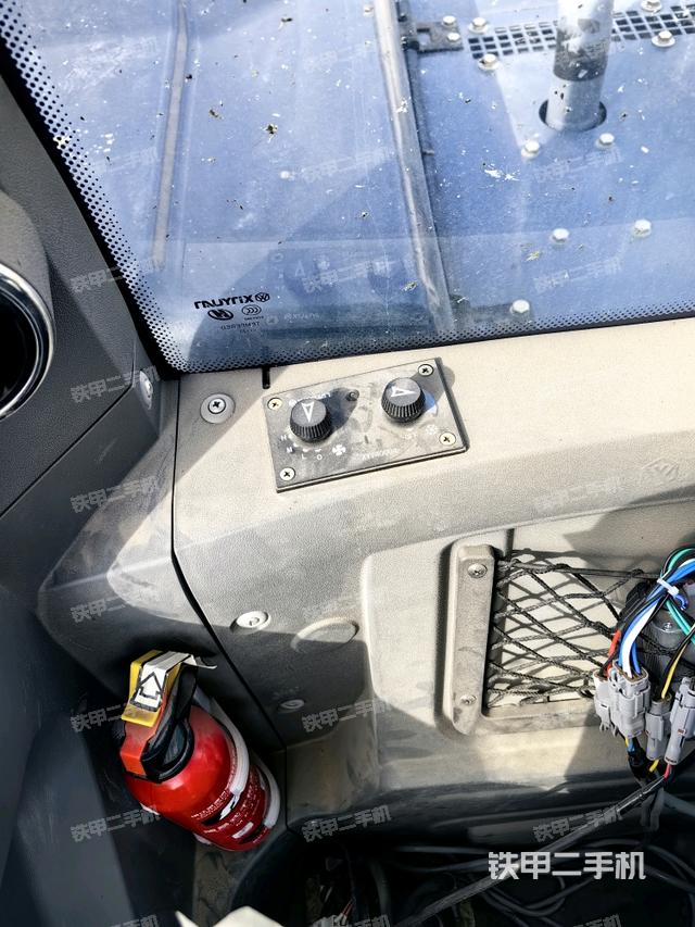 后窗玻璃角標(biāo)(駕駛室部分) 后窗玻璃角標(biāo)(駕駛室部分)