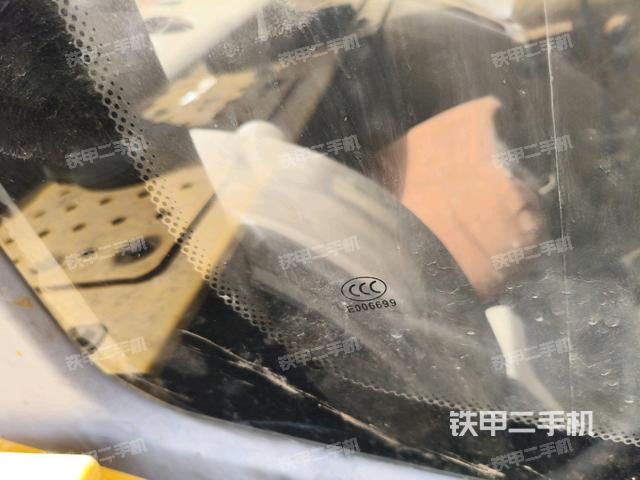 后窗玻璃角標(biāo)(駕駛室部分) 后窗玻璃角標(biāo)(駕駛室部分)