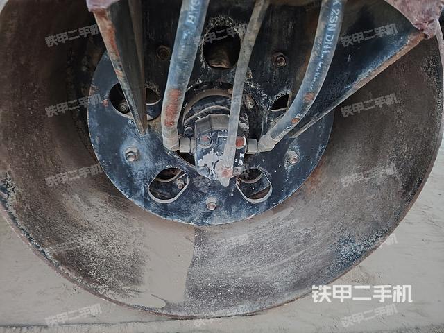 駕駛室操作臺(設(shè)備外觀及核心部件) 駕駛室操作臺(設(shè)備外觀及核心部件)