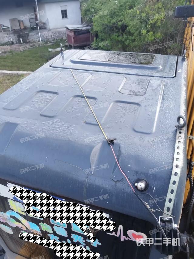 駕駛室頂部（整機外觀）