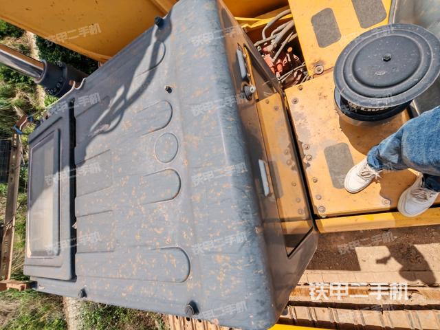 駕駛室頂部（整機(jī)外觀）