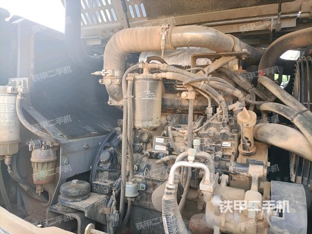 發(fā)動(dòng)機(jī)室（上車(chē)部件）