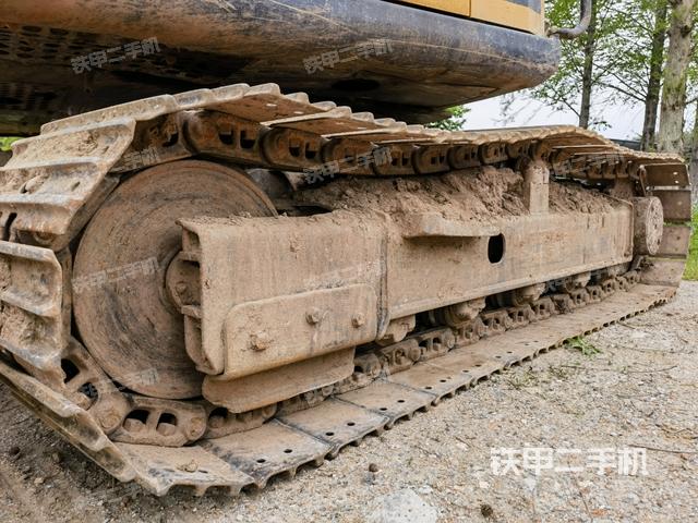 右側(cè)履帶整體?(行走機(jī)構(gòu)) 右側(cè)履帶整體?(行走機(jī)構(gòu))