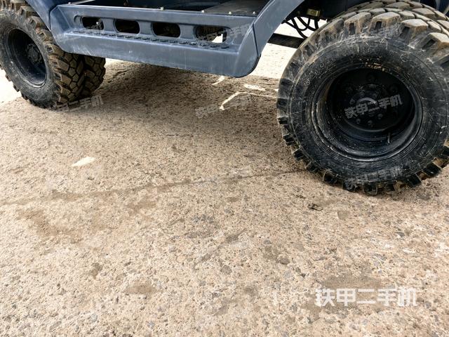 右側(cè)履帶整體?(行走機(jī)構(gòu)) 右側(cè)履帶整體?(行走機(jī)構(gòu))