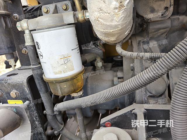 山东临工E660FL挖掘机的设备实拍-第4张实拍照片
