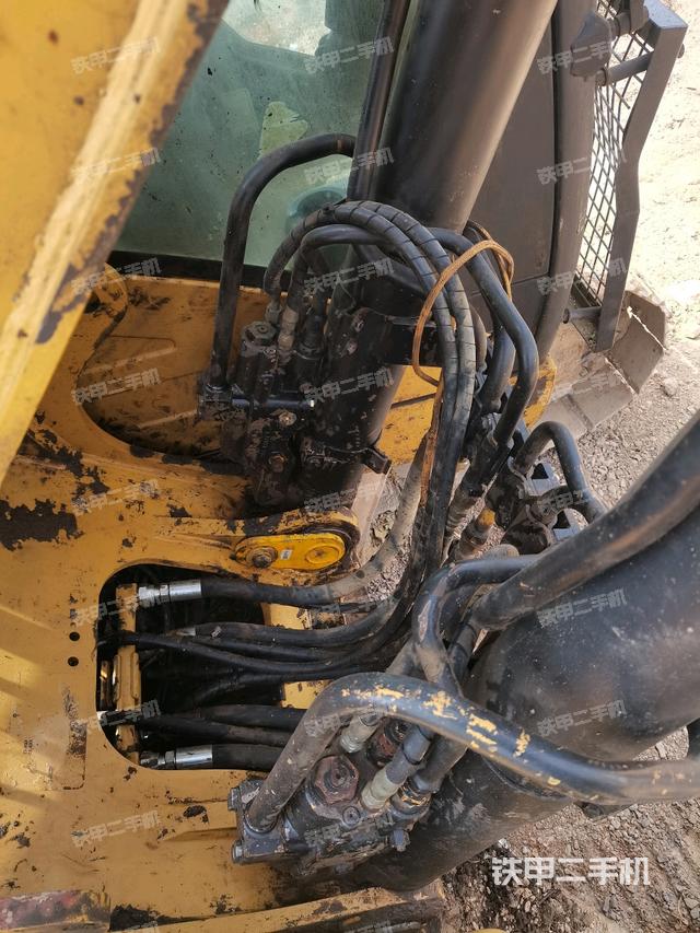 大臂根部?斜視（工作和回轉(zhuǎn)裝置）