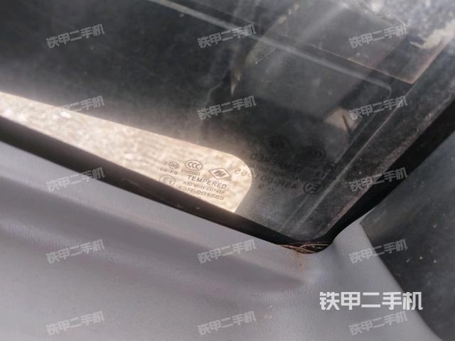 頂棚整體(駕駛室部分) 頂棚整體(駕駛室部分)