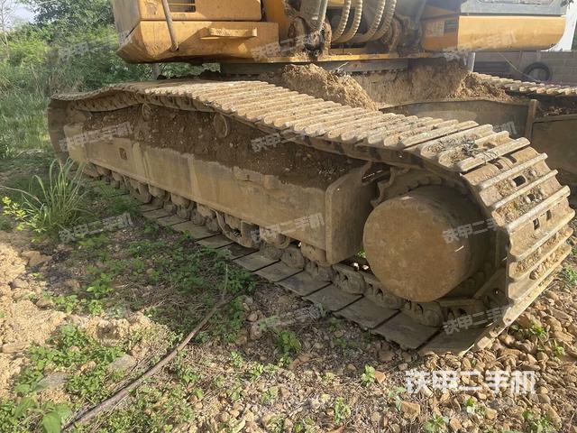 右側(cè)履帶整體(行走機(jī)構(gòu)) 右側(cè)履帶整體(行走機(jī)構(gòu))