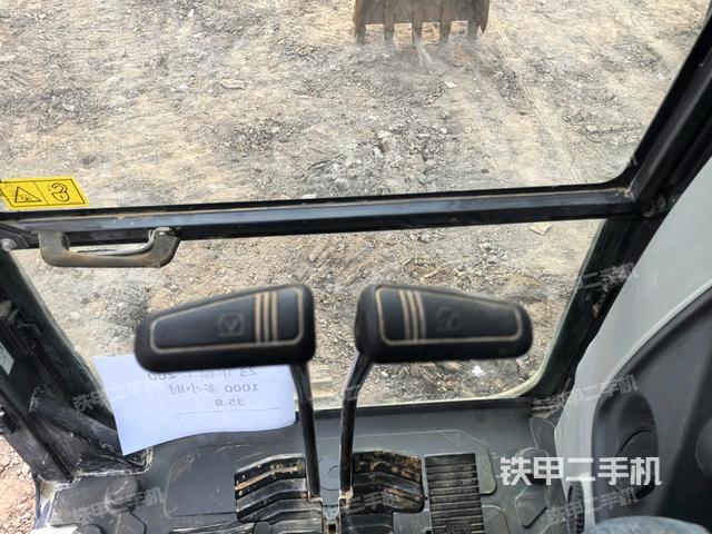 座椅左側(cè)控制臺/音響/含左手柄（駕駛室部分）