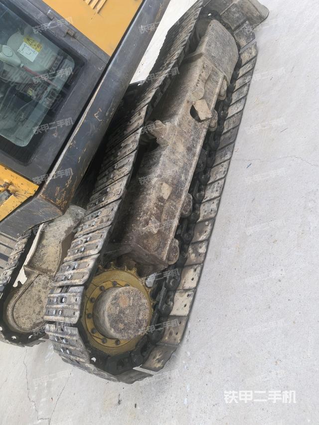 左側(cè)履帶整體?（行走機(jī)構(gòu)）