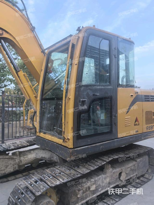 ?駕駛室正側(cè)（駕駛室部分）