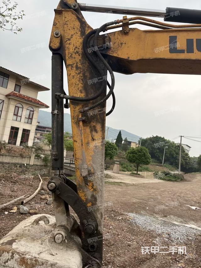 小臂整體左后（工作和回轉(zhuǎn)裝置）