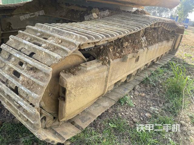 左側(cè)履帶整體?(行走機(jī)構(gòu)) 左側(cè)履帶整體?(行走機(jī)構(gòu))