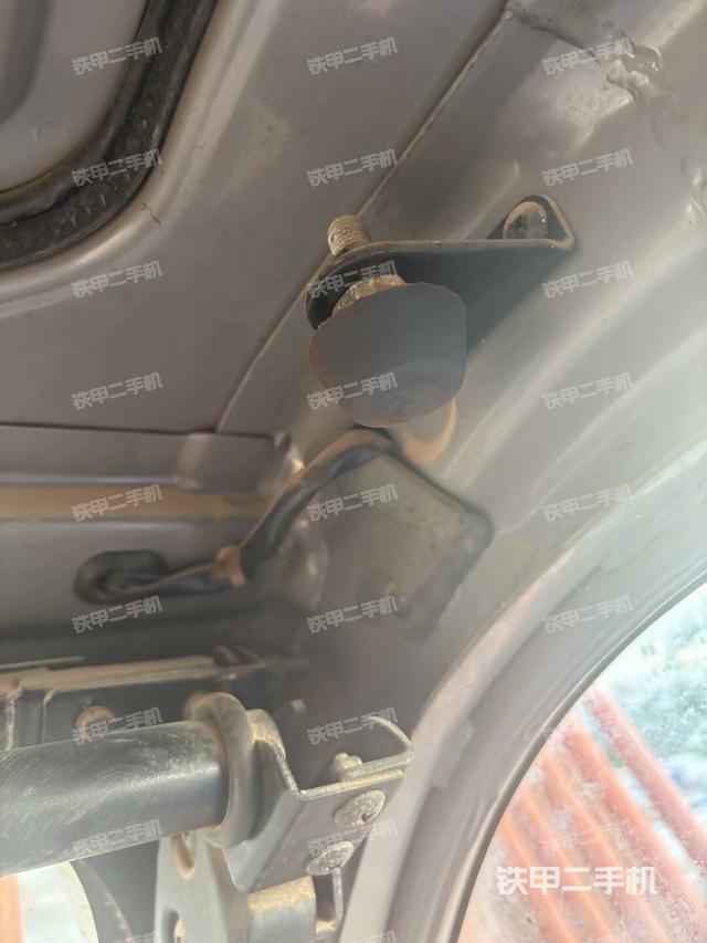 座椅左側(cè)控制臺(tái)/音響/含左手柄(駕駛室部分) 座椅左側(cè)控制臺(tái)/音響/含左手柄(駕駛室部分)