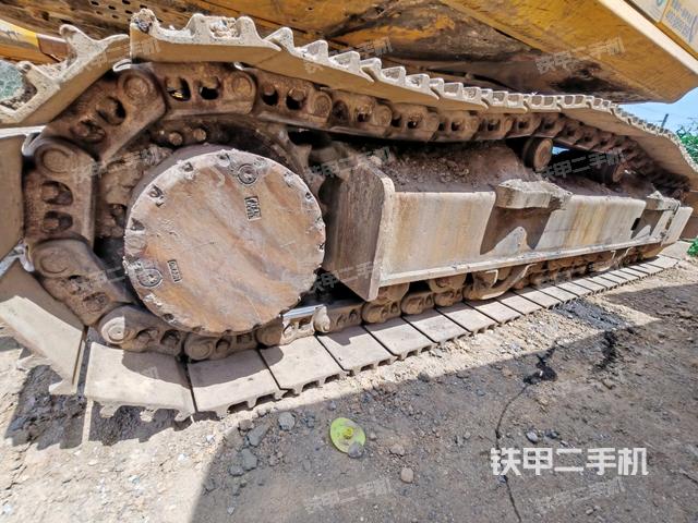 單側(cè)履帶整體（整機(jī)外觀）