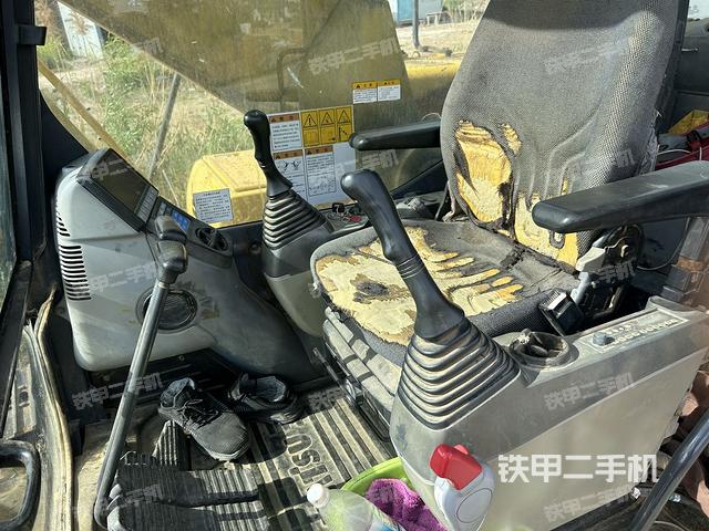 駕駛室整體（整機(jī)外觀）