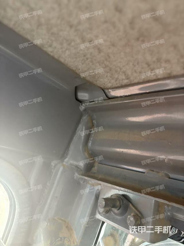 座椅右側(cè)控制臺(tái)/鑰匙門/油門/含右手柄(駕駛室部分) 座椅右側(cè)控制臺(tái)/鑰匙門/油門/含右手柄(駕駛室部分)