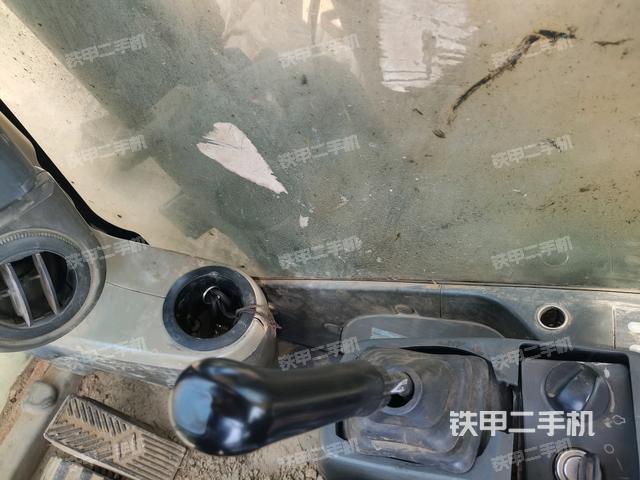 右側(cè)玻璃角標(biāo)（駕駛室部分）