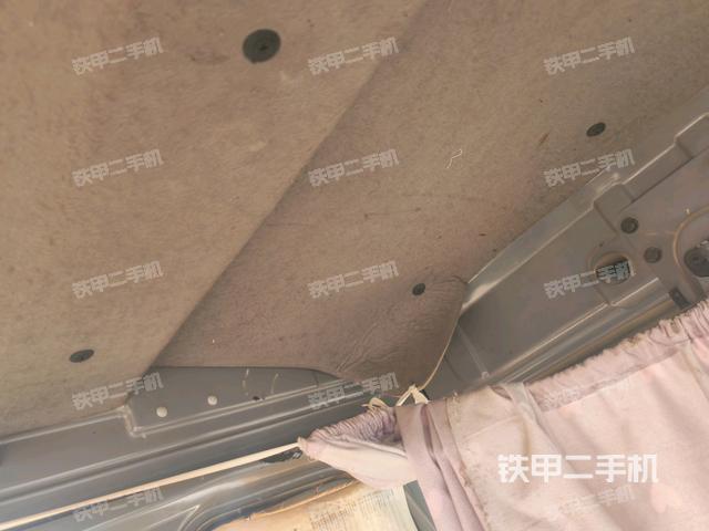 駕駛室左后45度(駕駛室部分) 駕駛室左后45度(駕駛室部分)