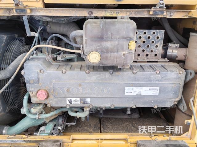 發(fā)動機整體俯視(整機外觀) 發(fā)動機整體俯視(整機外觀)