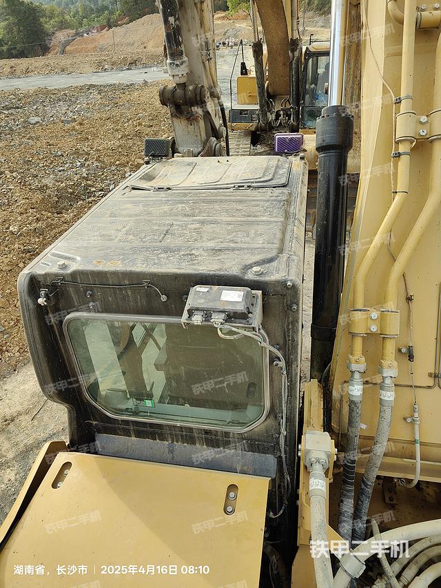 驾驶室顶部（整机外观）