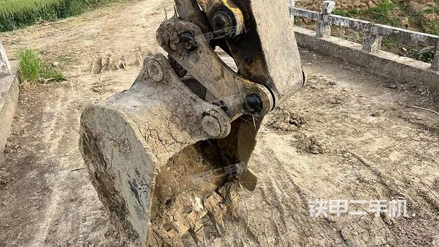 鏟斗右后整體（工作和回轉裝置）