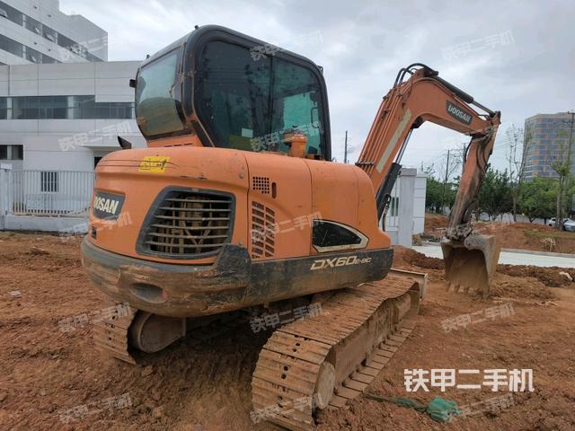 右后45(整機(jī)外觀) 右后45(整機(jī)外觀)