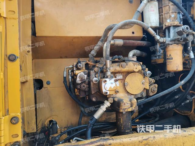 液壓泵斜45?左（大件艙室）