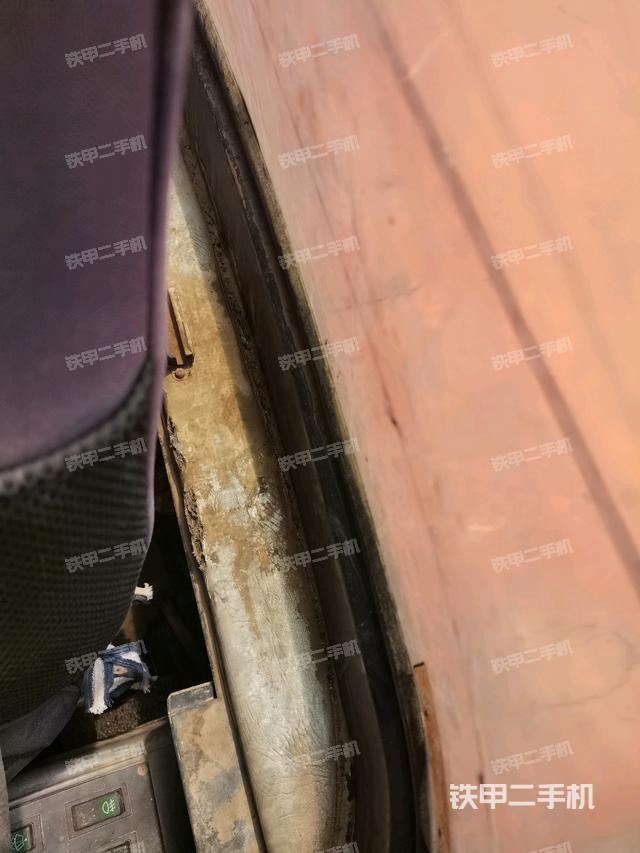 座椅右側(cè)控制臺/鑰匙門/油門/含右手柄(駕駛室部分) 座椅右側(cè)控制臺/鑰匙門/油門/含右手柄(駕駛室部分)