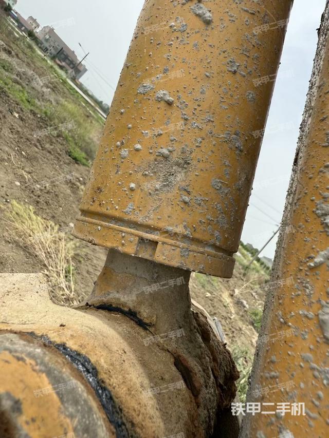 轉(zhuǎn)盤(pán)和下車(chē)架正前（工作和回轉(zhuǎn)裝置）