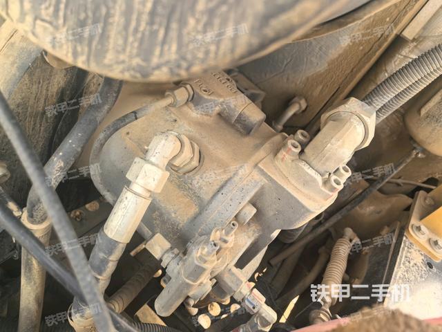 液壓泵艙室正面整體(整機(jī)外觀) 液壓泵艙室正面整體(整機(jī)外觀)