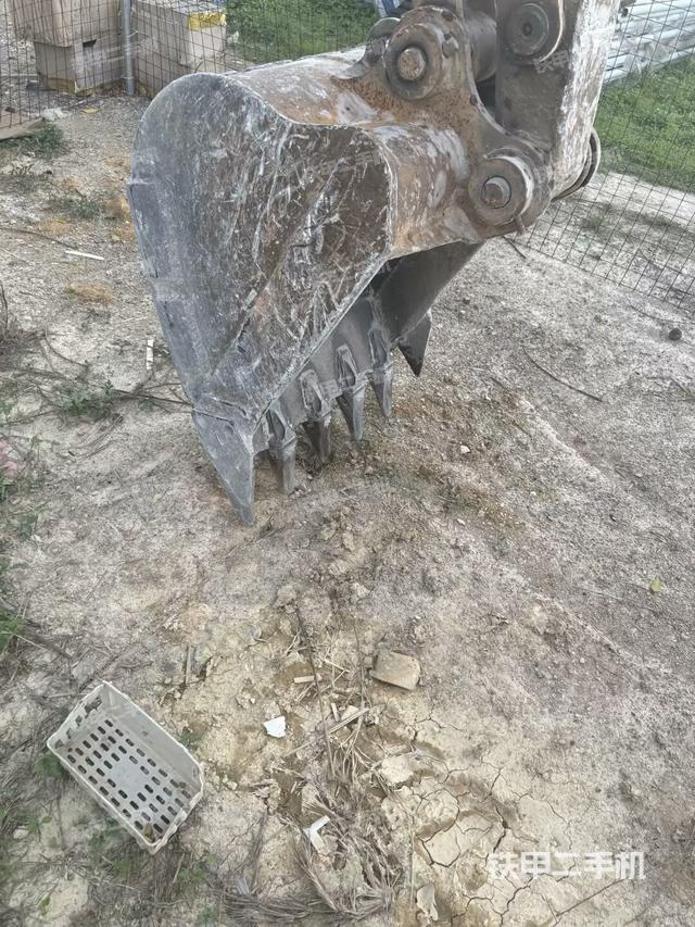 鏟斗45度(工作和回轉(zhuǎn)裝置) 鏟斗45度(工作和回轉(zhuǎn)裝置)