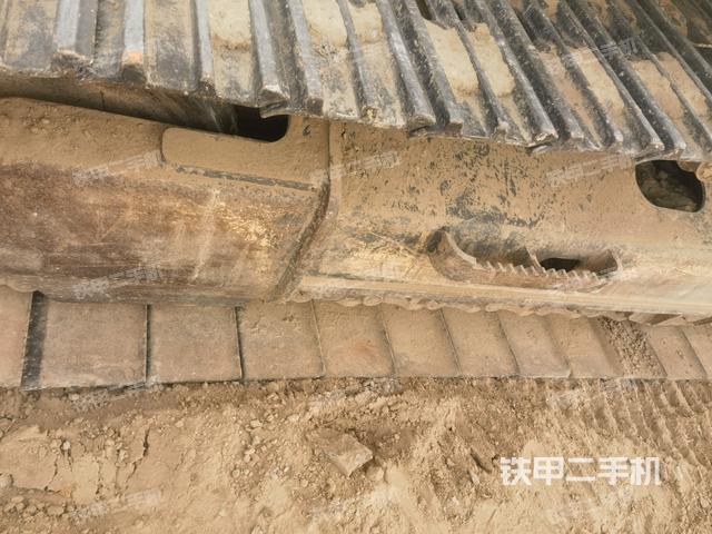 單側履帶整體(整機外觀) 單側履帶整體(整機外觀)