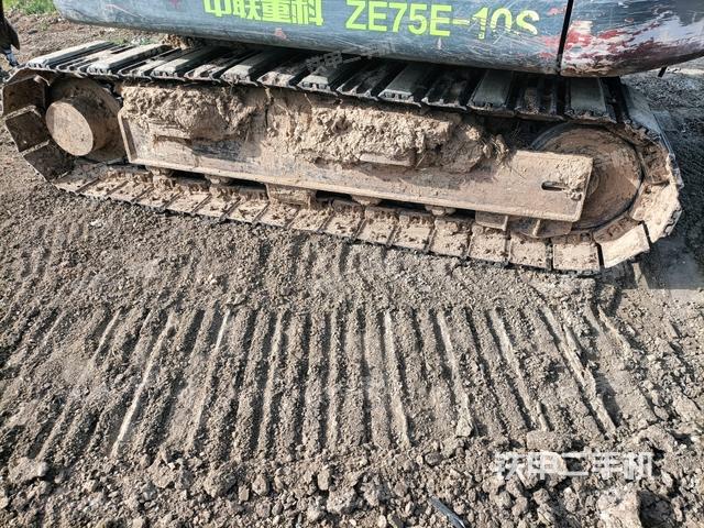 右側(cè)履帶整體?（行走機(jī)構(gòu)）