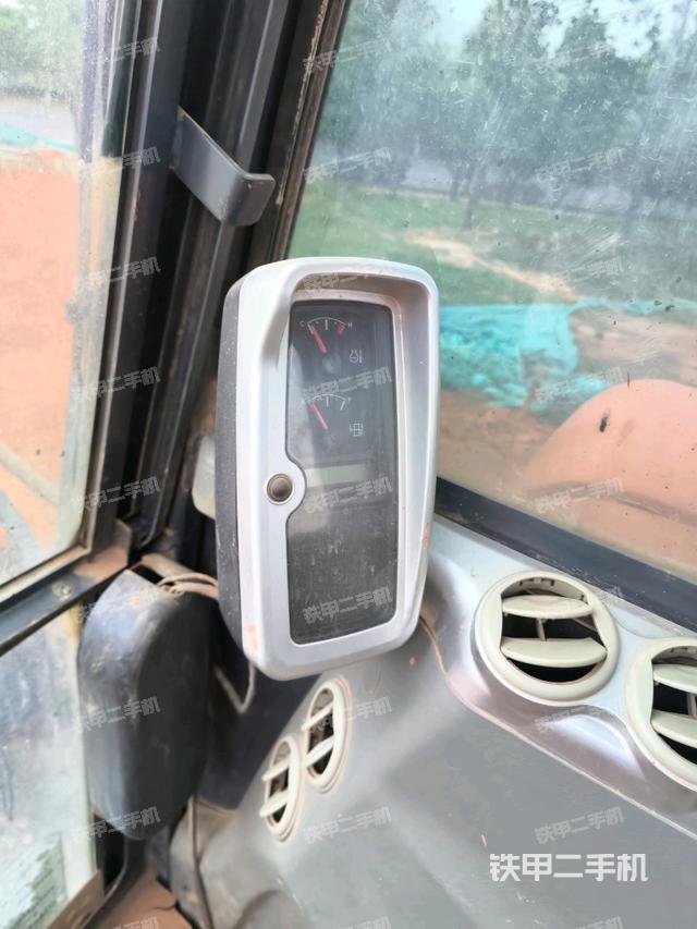 座椅后部(駕駛室部分) 座椅后部(駕駛室部分)