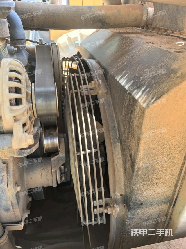 風(fēng)扇及皮帶（壓路機發(fā)動機艙）