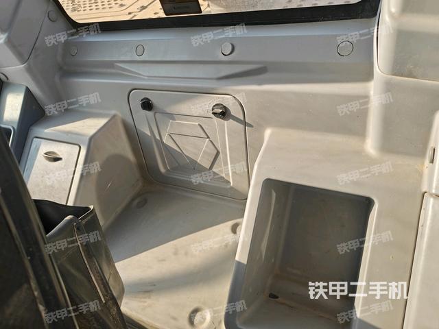 座椅后部（駕駛室部分）