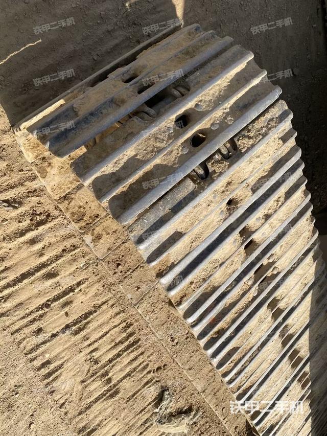 单侧履带整体（整机外观）